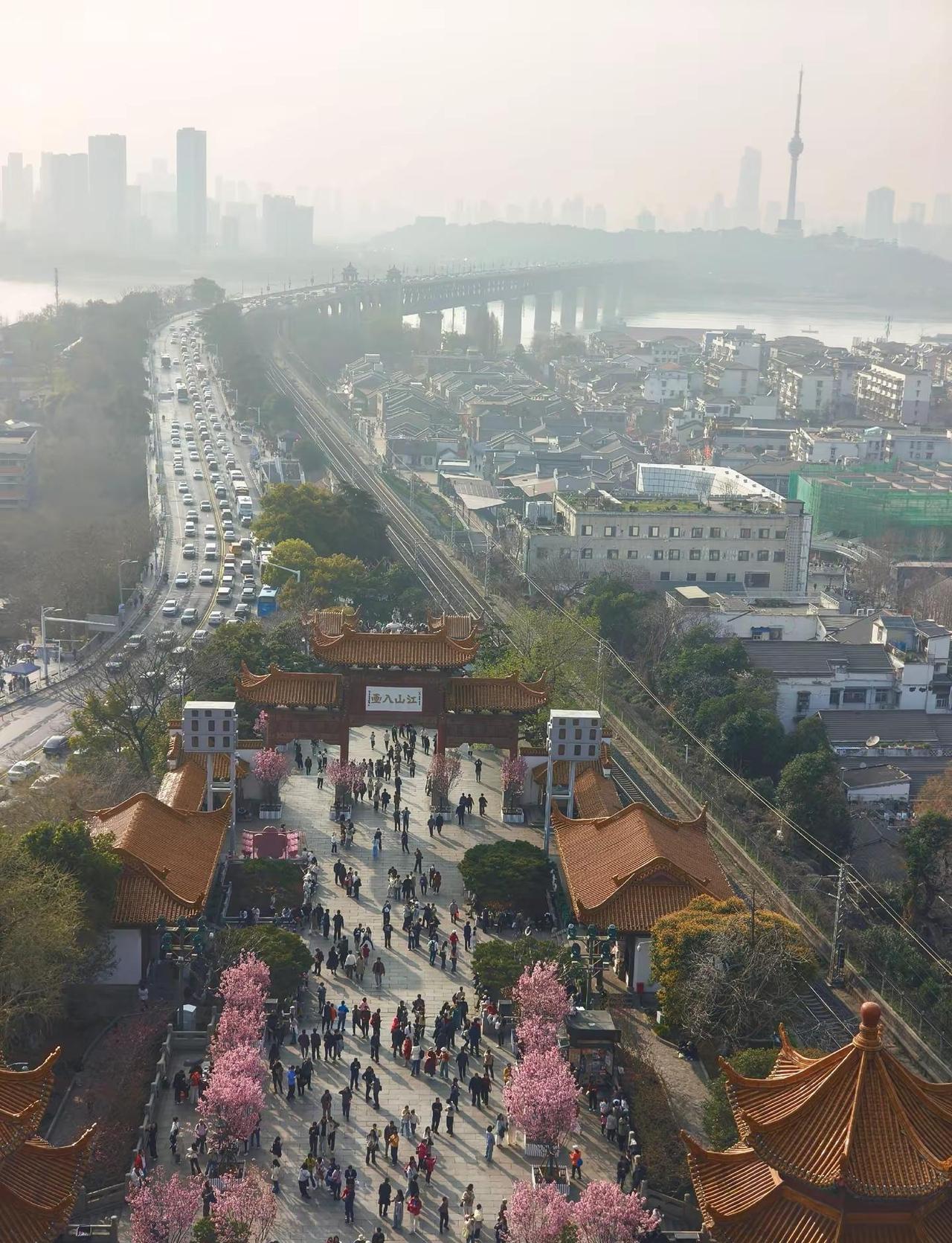 欢迎来到英雄的城市，湖北武汉！