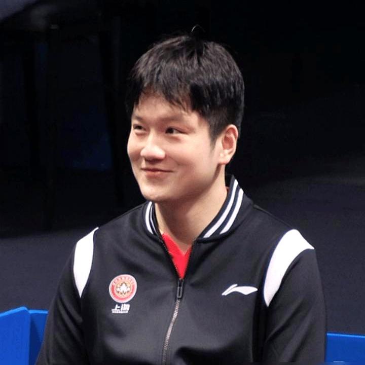 杨指导喊了暂停问樊振东，。教练让他稳着打，他却坚持要按自己舒服的节奏来，