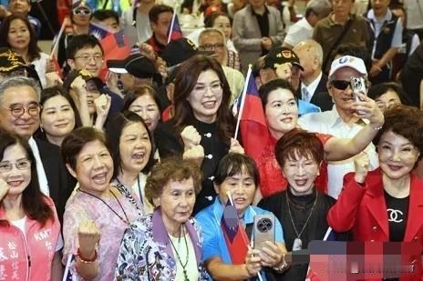 郑丽文不错！今天，国民党举办了七七事变89年纪念活动党主席郑丽文和前主席洪