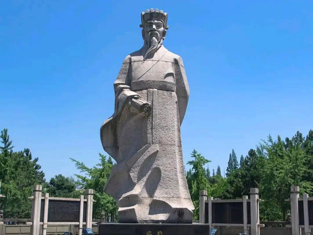 1662年，20岁郑经同35岁乳母生下儿子，郑成功因添孙高兴不已，立马赏赐银两。