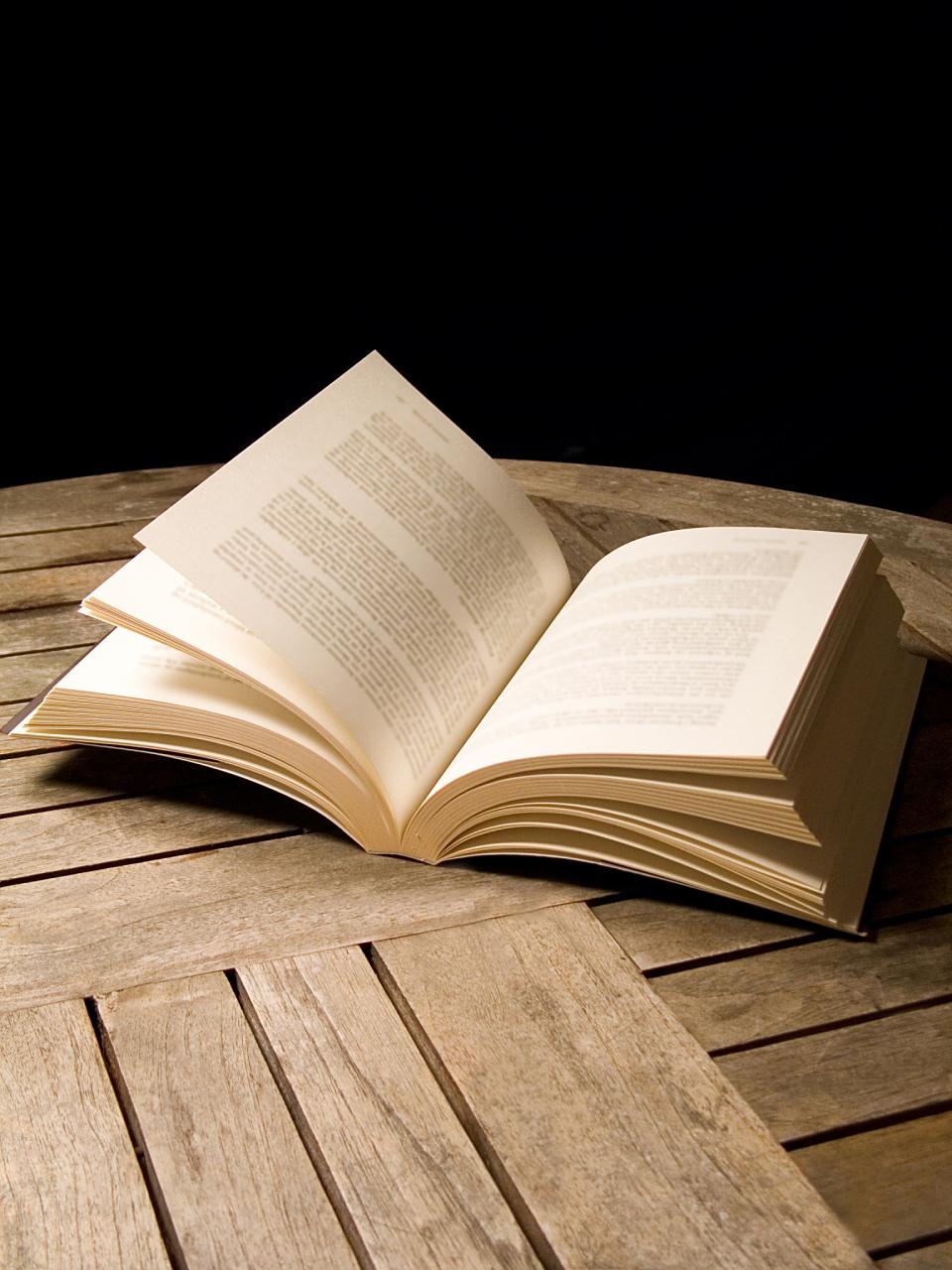 1、早起，能赚10%的时间；2、读书，能增20%的智慧；3、运动，能强30%