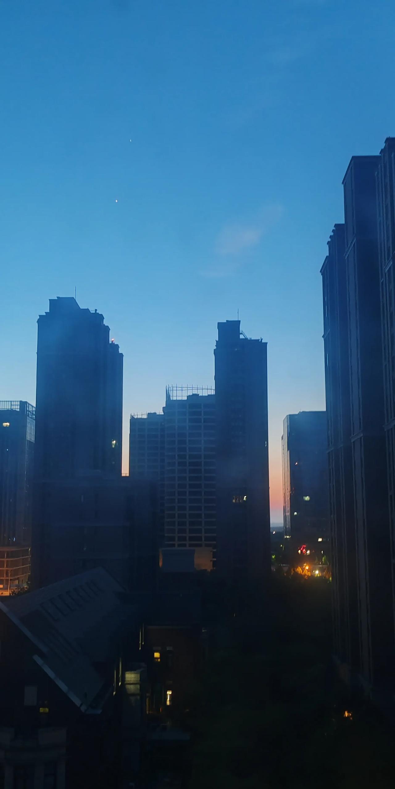 #早晨5点的天空#今日清晨5点钟的天空…