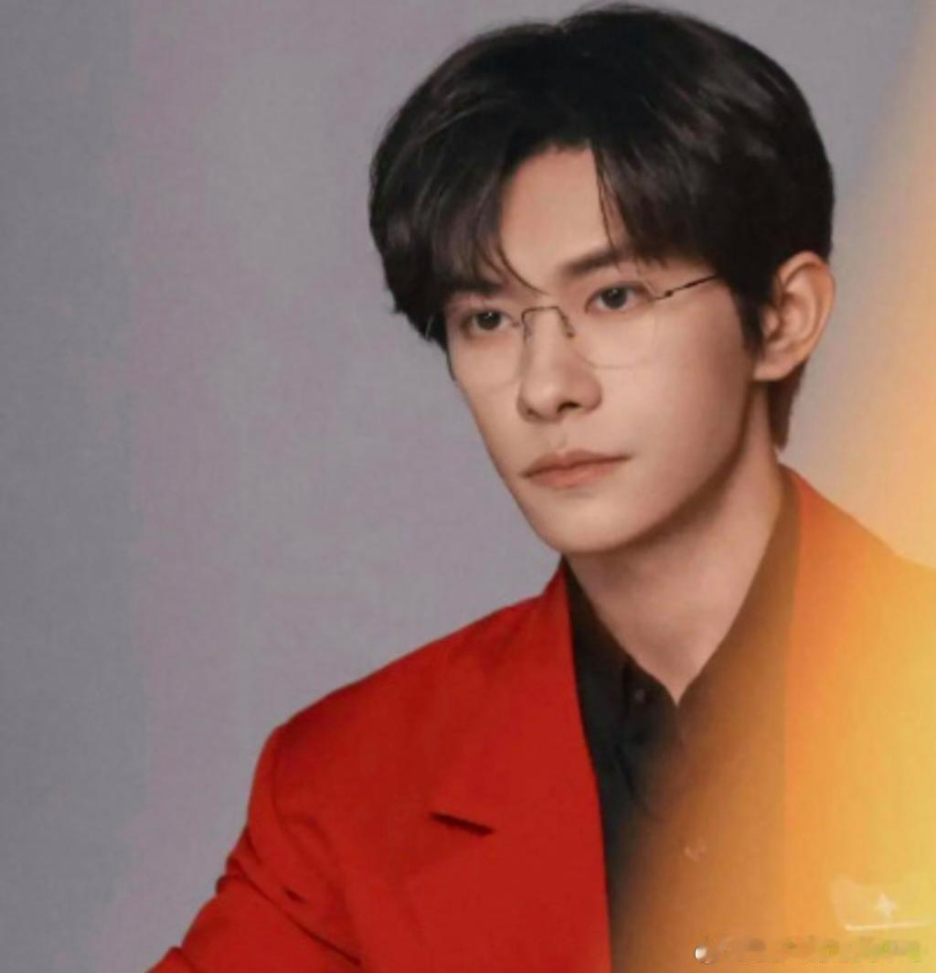1.李宇春和倪妮从前关系十分亲密，如今一同录制综艺，众人都好奇二人能否重归于好