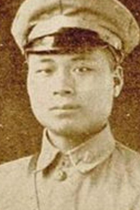 洛阳战役，我军全歼青年军第206师，看着横七竖八的学生兵尸体，陈赓无丝毫喜悦，他