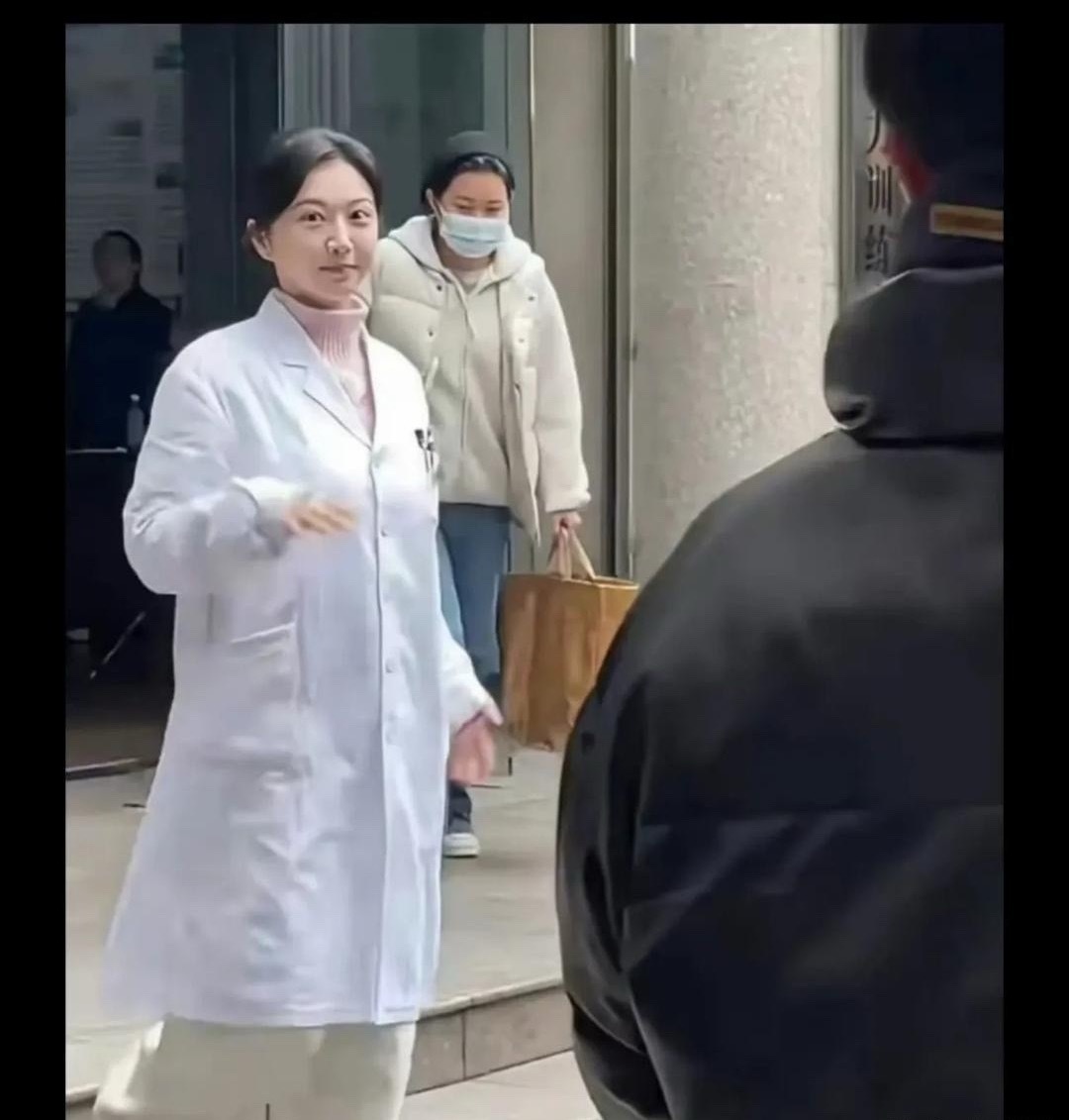 景甜36‏‎⁠岁了，这组剧⁠照是纯素颜，状态也太‏‎真实了⁠‎。​​​