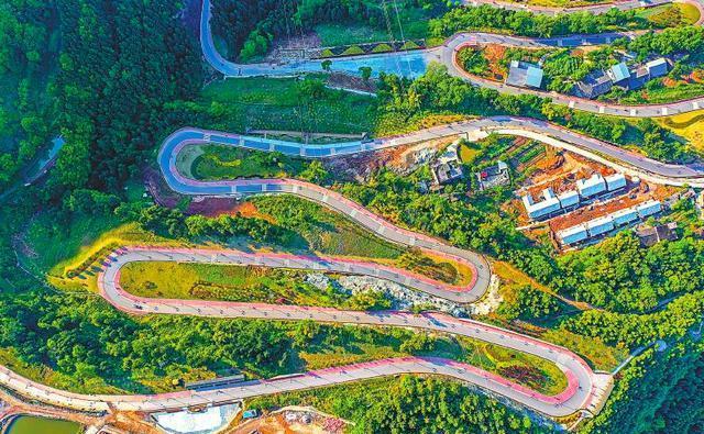 1955年，中国人民解放军首次实行军衔制。绝大多数参加过长征的红军将士，都在这场