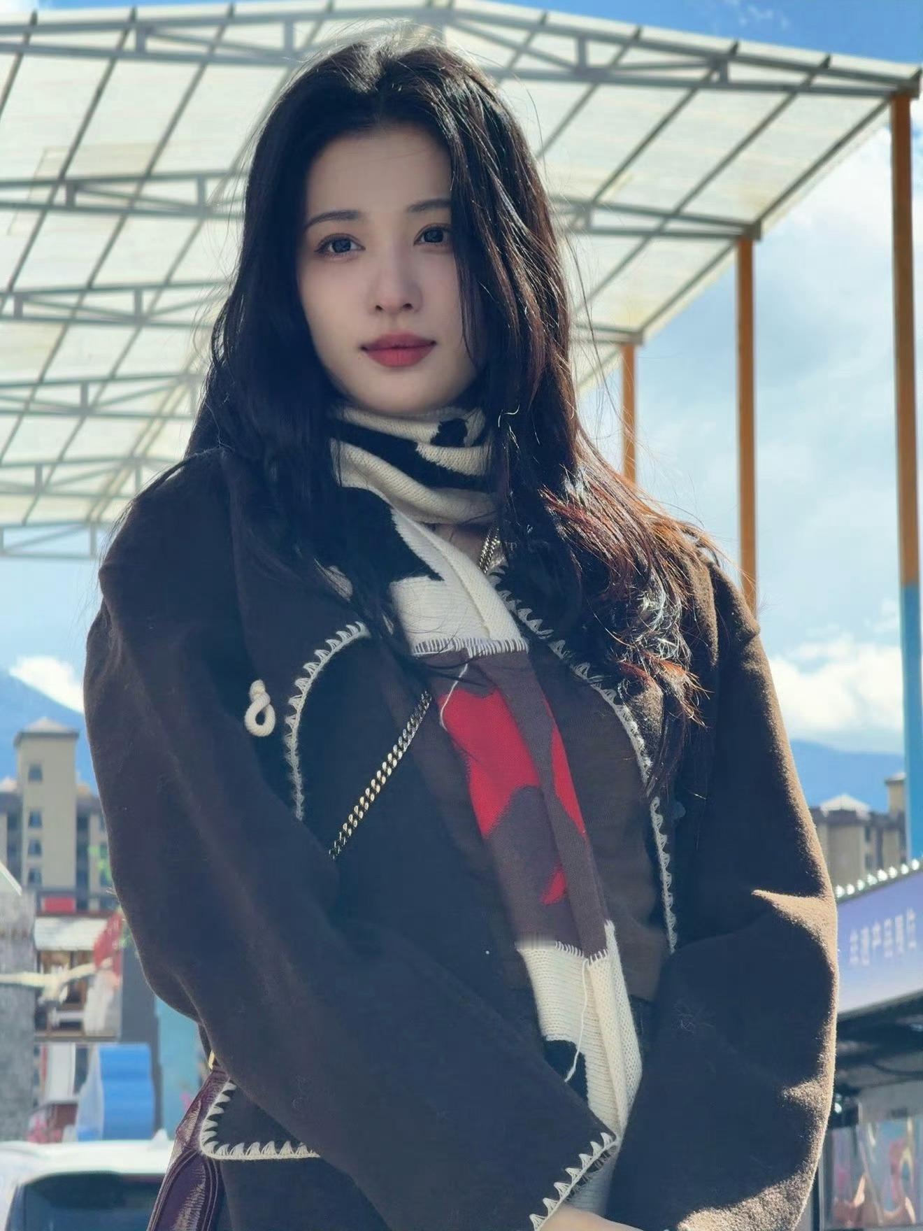 王楚然你美！！！[吐舌头眯眼睛笑]​​​