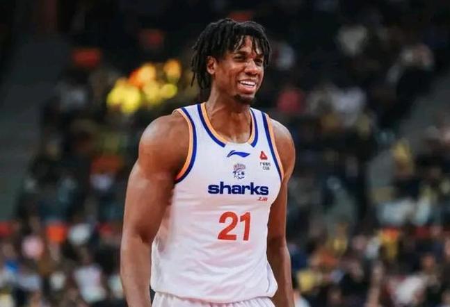 简直降维打击！NBA弃将打成CBA最强外援，他已经36岁高龄了 当看到上海
