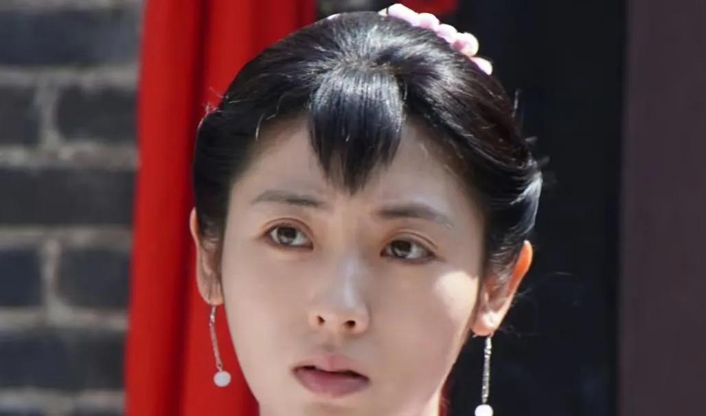 #生万物#邢菲在剧里是真让人挪不开眼啊！有人问她这大双眼皮咋看着也不空？明明是