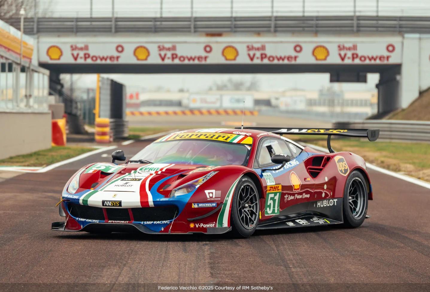 一台2017年的法拉利GTE即将拍卖，估价280-400万欧元👀2017年的W