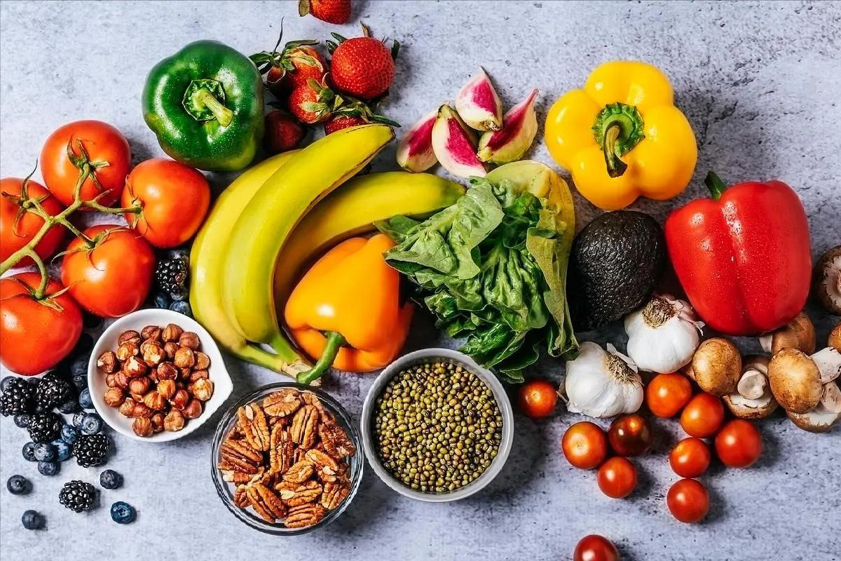 水煮蛋是脑梗的“催化剂”？医生忠告：想要血管好，这3物管住嘴蛋黄里确实含有胆