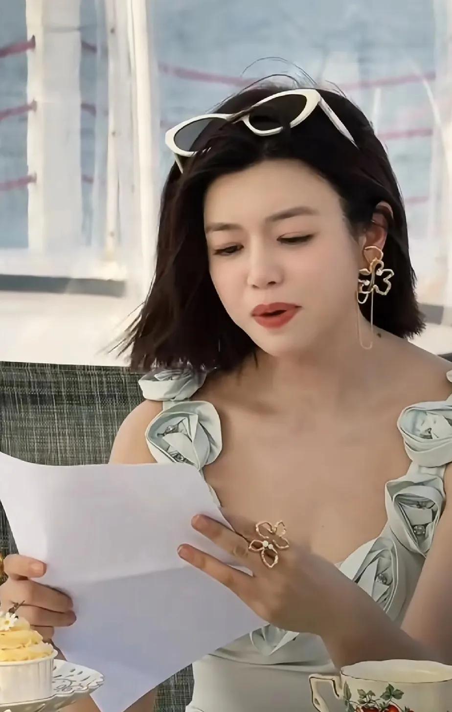 终于理解了陈晓，怪不得当初会和她坠入爱河，陈妍希依然还是绝色啊！
