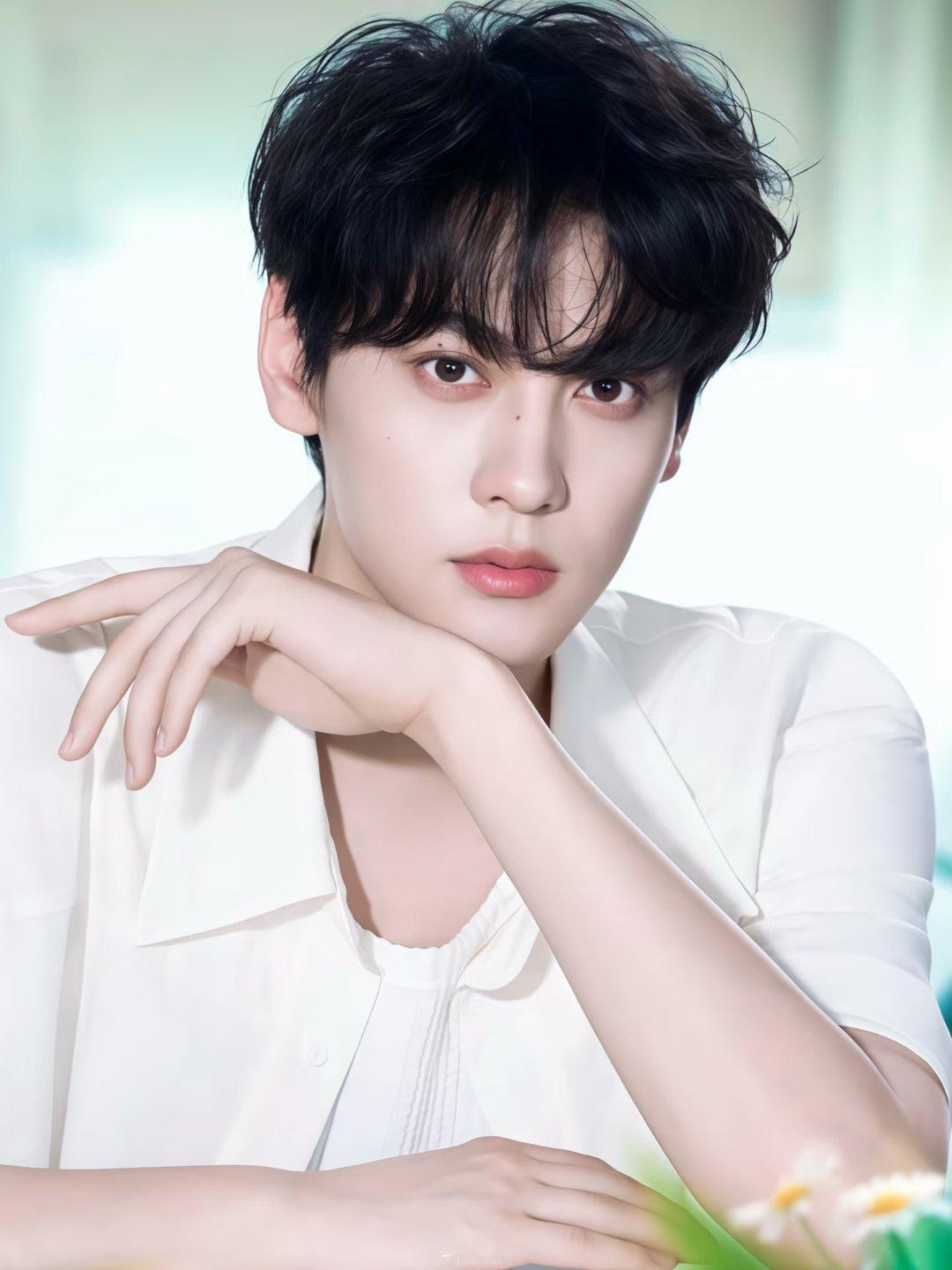2026年内娱男明星实体杂志综合销量TOP9：TOP9黄子弘凡TOP8陈楚生
