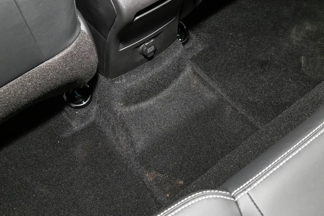 2021款帝豪自动舒适版我简直不知道用什么言语表达帝豪的设计师了，居然把usb