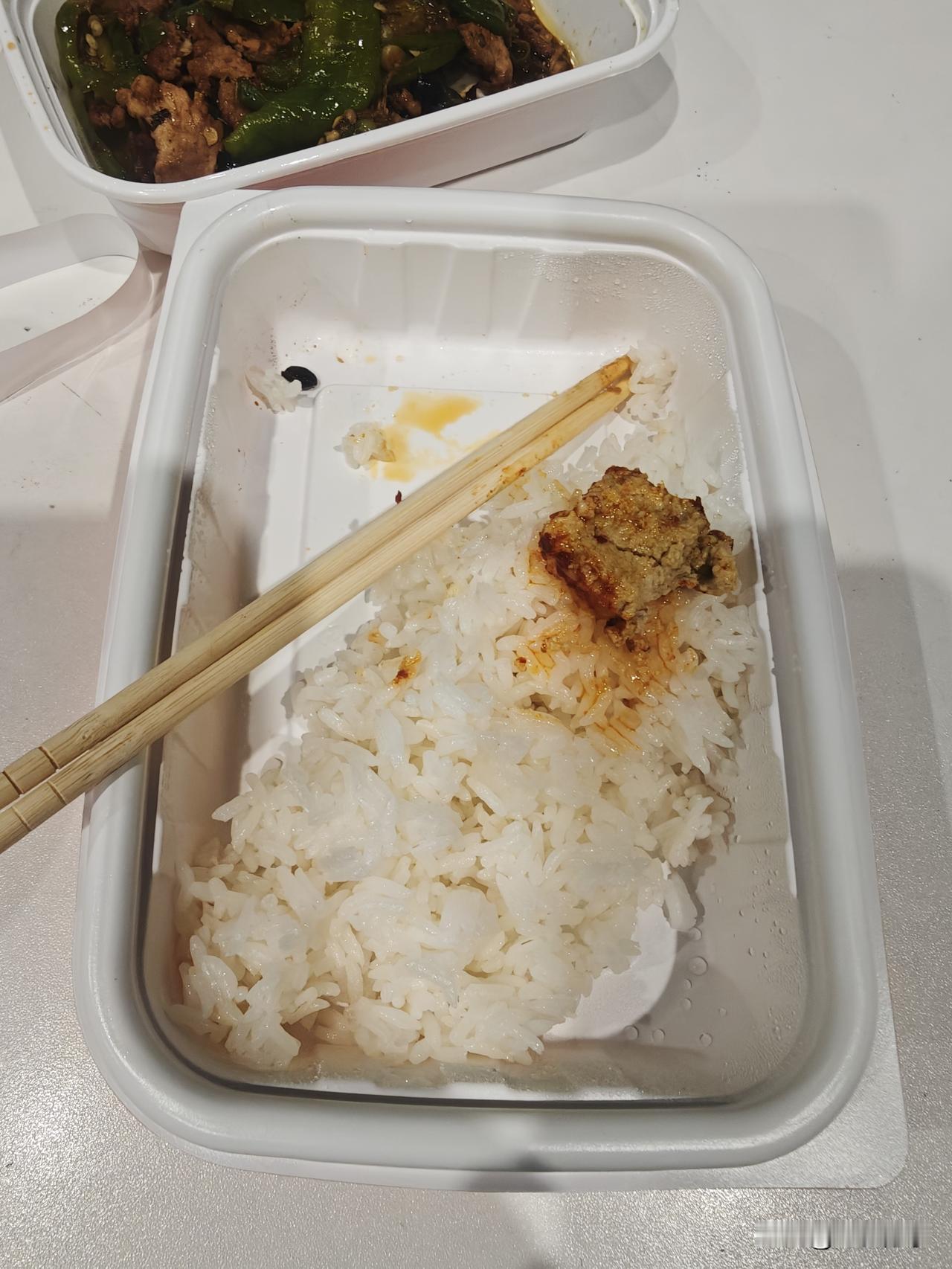 京东外卖太让人失望了！今晚上第一次点京东外卖，而且点的是京东自营店的，就一个辣