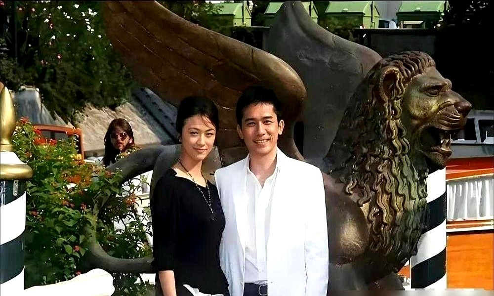 疯传17年，《色，戒》那张截图的真相，竟然只是一块胶布？那场戏，李安直接清场，只留下摄影师和梁朝伟、