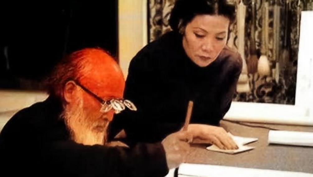 1947年，48岁的华艺名家张大千，向女儿知己徐雯波追求结合。48岁的国画大