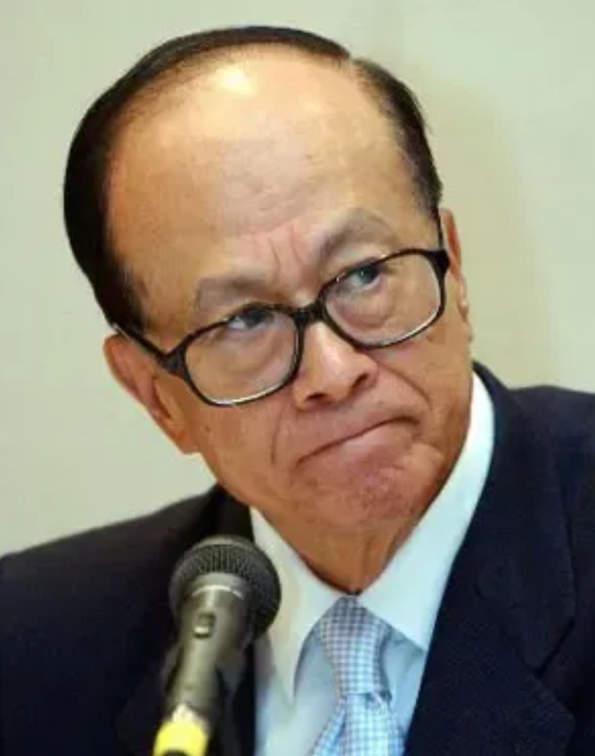 李嘉诚出售港口，大概率搞不成了！李嘉诚向美国出售港口的行为，等于在美国无理打压