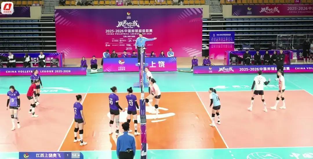 江西队把四川打懵了谁也没想到，上周还掀翻浙江的四川，回到客场就被江西按在地