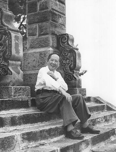 1970年8月的庐山，雾气好像长在了山里似的，一到晚上就裹着整座山不肯散，要么就