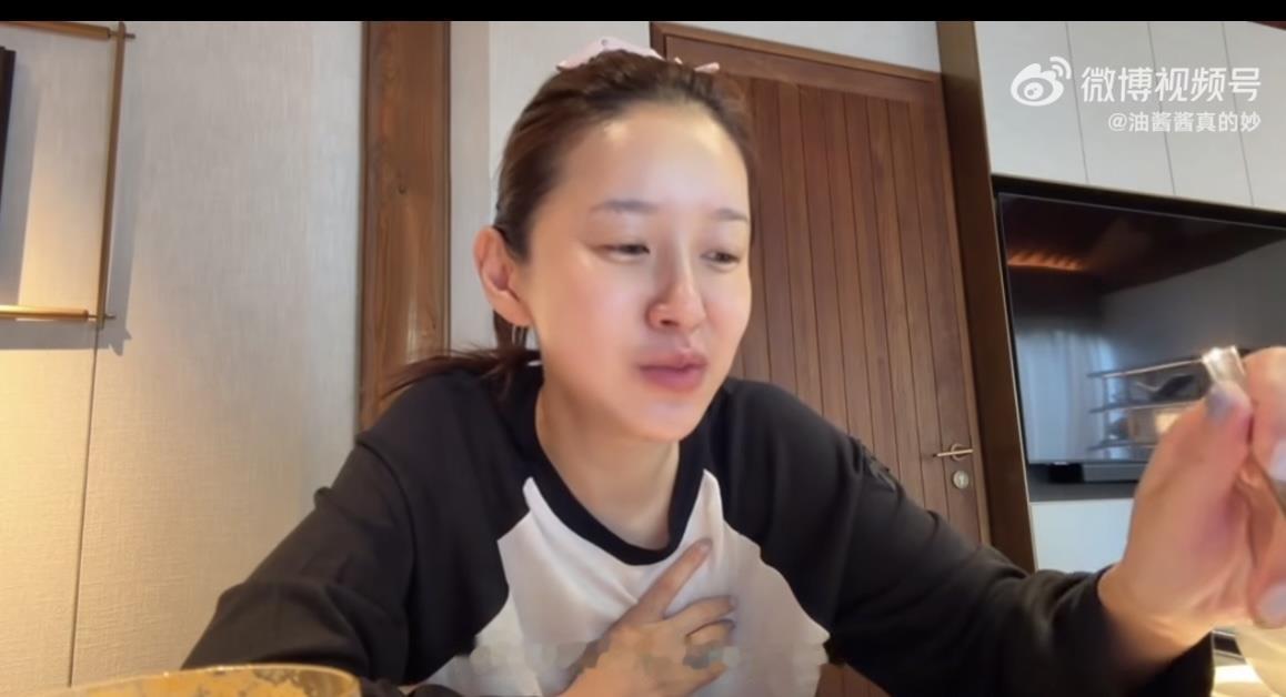 张子萱一句话道破真相：为什么一家四口回北京，宁愿挤酒店也不住父母家？不是不孝，