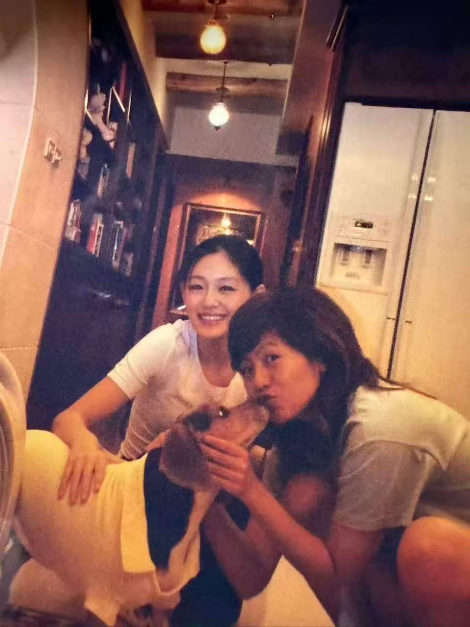 小S分享大S和五妹娘旧照小S分享大S旧照小S分享大S和五妹娘旧照，再重温那一