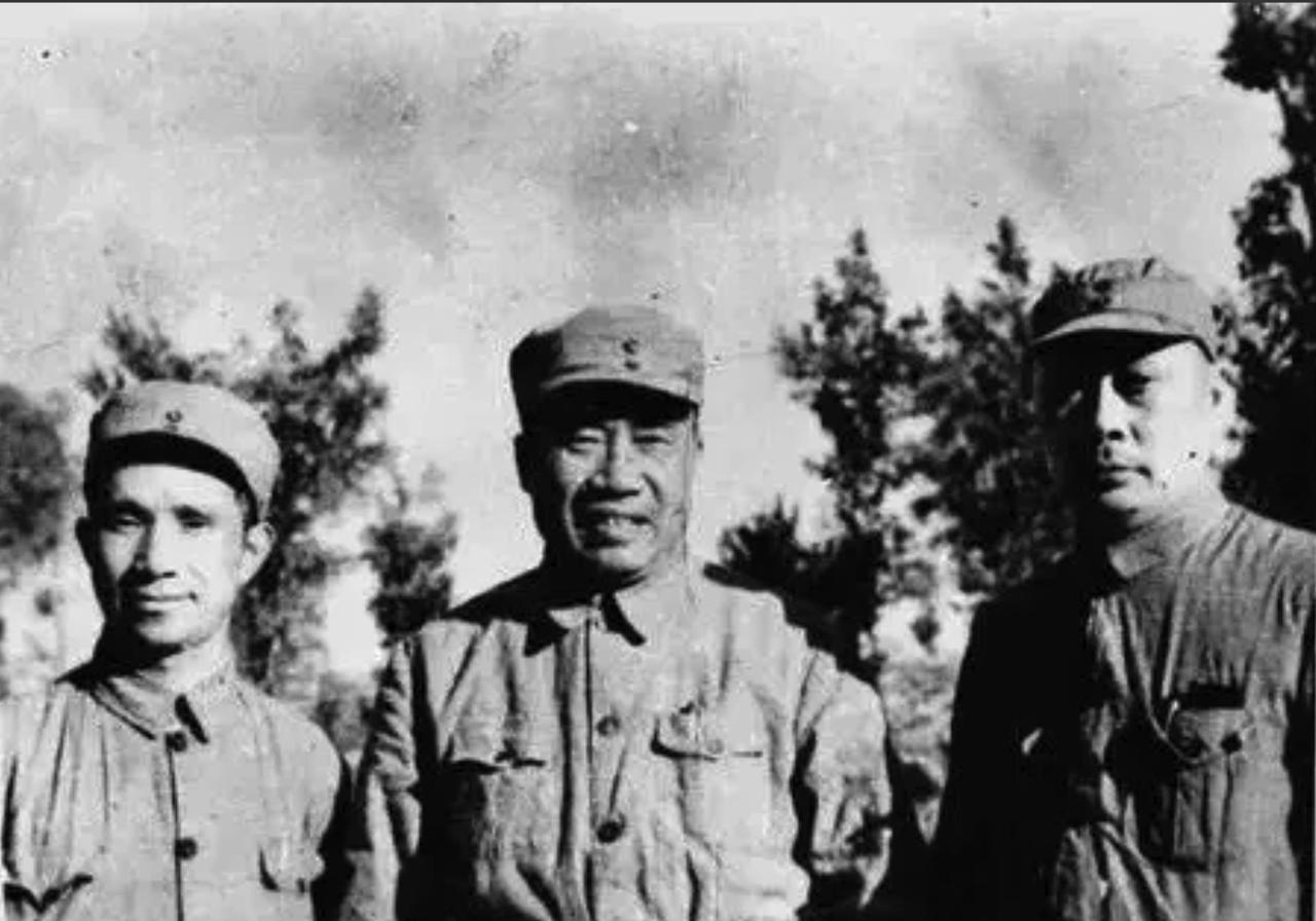 1948年，陈毅、粟裕护送朱老总途经敌占区，偶遇200多名敌人，朱老总却很镇定，