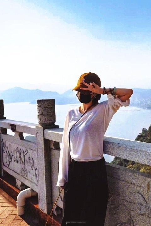 杨幂杨幂游客照好有生活气息杨幂活人感杨幂的游客照好有生活气息…那种活人