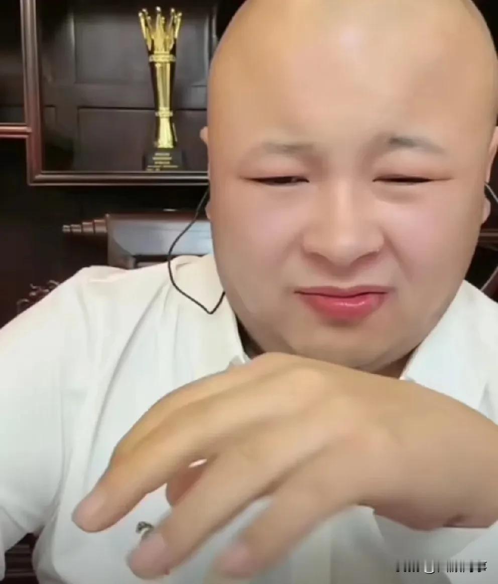 老狗回应为何骂二驴，想让二驴起诉冻结财产不给白羽！二驴的人格魅力吸引着我！