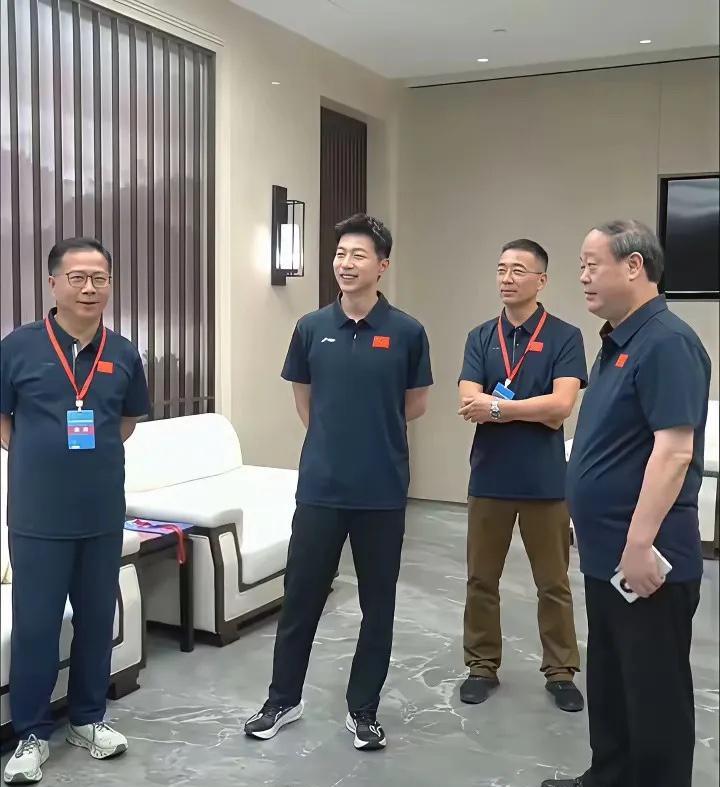 穿运动服的马龙，比穿西服更帅