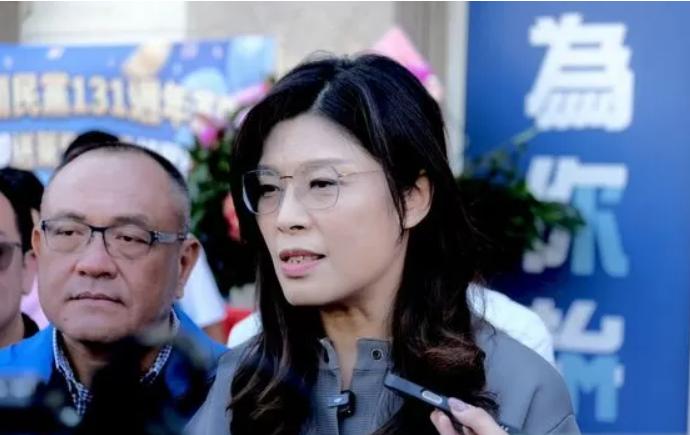 柯文哲称蓝白合别再让趴数　郑丽文：一定公平公正选出最强人选柯文哲4日与黄国昌