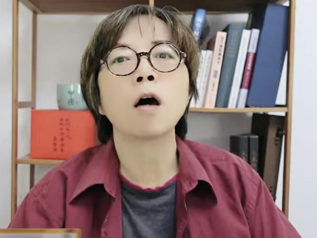 韩国瑜轰傅崑萁，绿营侧翼嗨翻天！黄暐瀚、黄智贤抢着叫好！对于昨天韩国瑜公开炮
