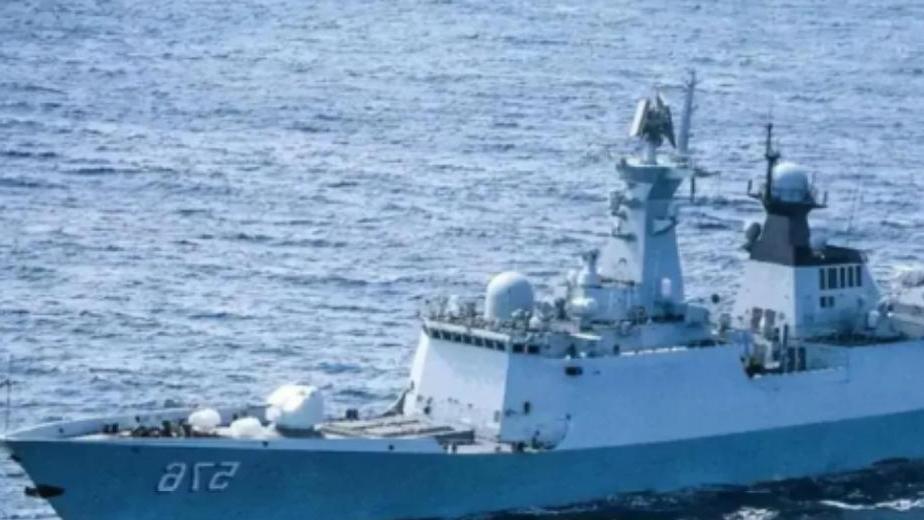 美军封海峡第2天，4艘中资油轮照常启航！054A已守候一周：国际航道不是谁家后院