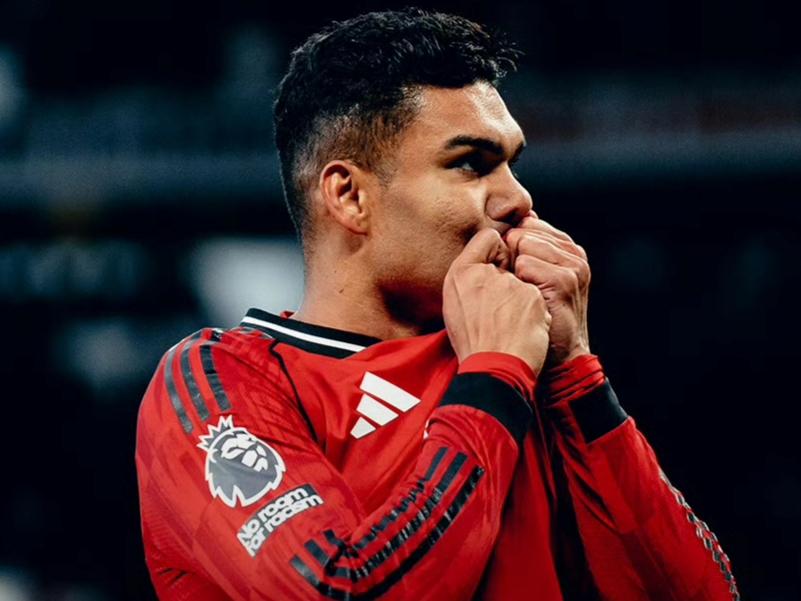 英超2-1，曼联捍卫主场，欧冠席位稳了！最新积分榜出炉！北京时间4月28日