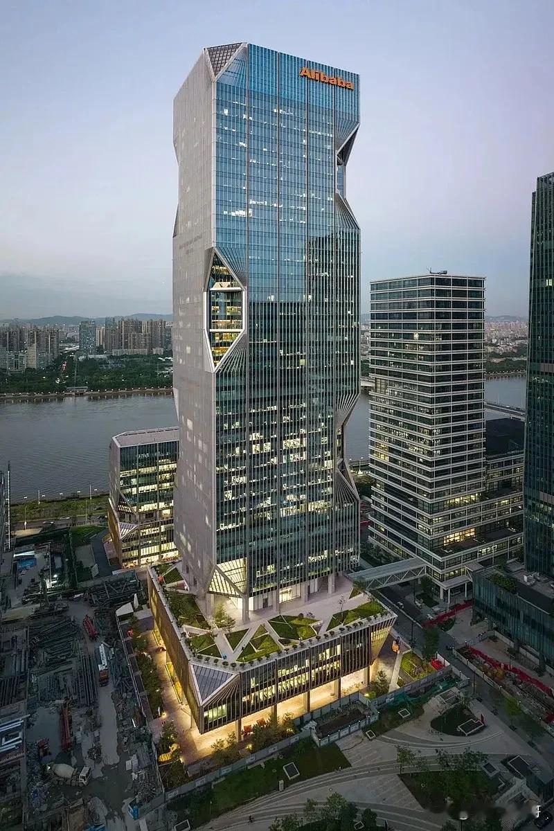 我以前在国营企业，现在在民营企业，对于公司里面的文化很熟悉，国营企业发展的套路和