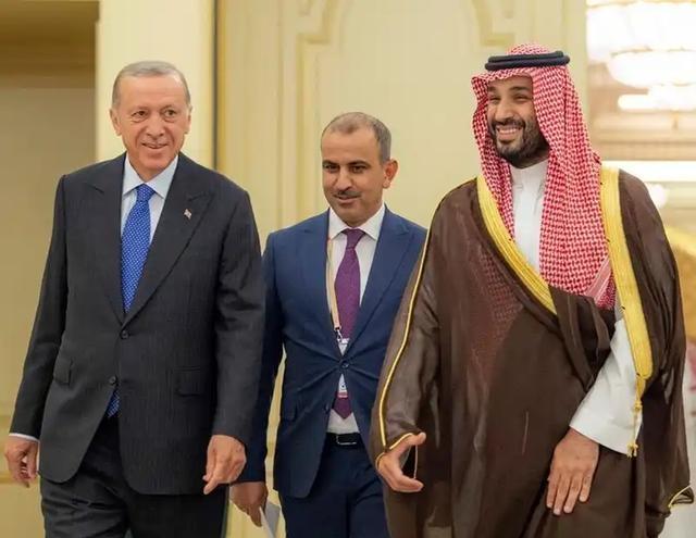 土耳其投奔巴沙，让美以印头大了？据悉，土耳其积极寻求加入沙特与巴基斯坦防务联盟