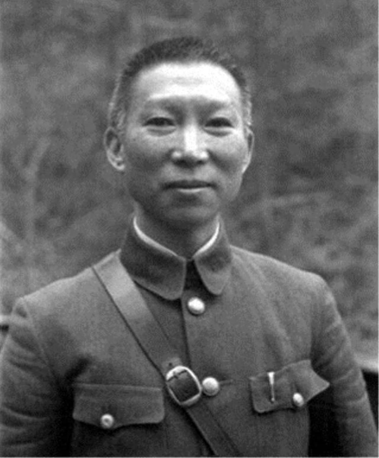 97岁的抗日名将薛岳，因为交不起房租，被银行告上了法庭！这事搁谁身上不憋屈？当年