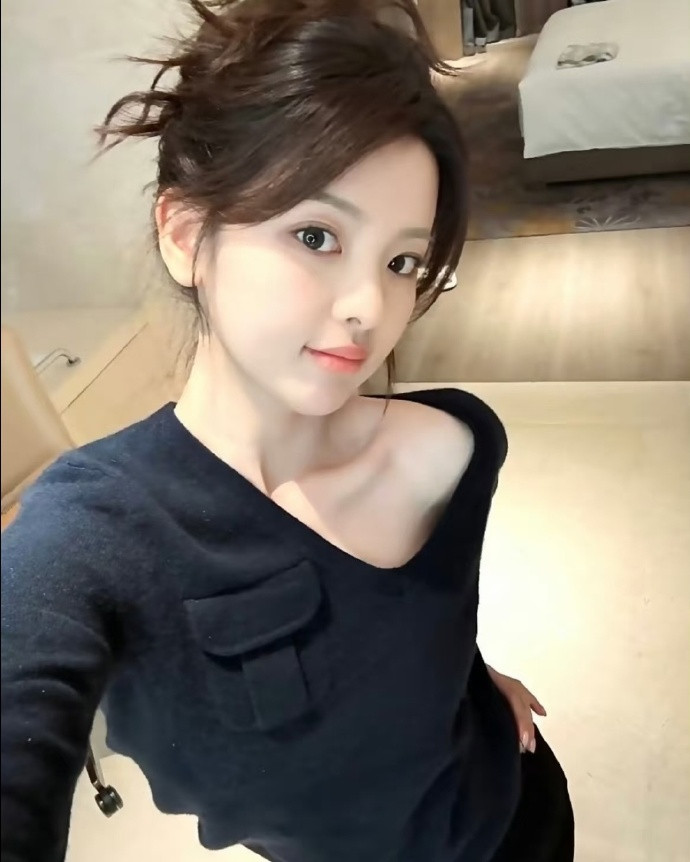 我宣布杨超越可以玩“我的身材很曼妙”这个梗！