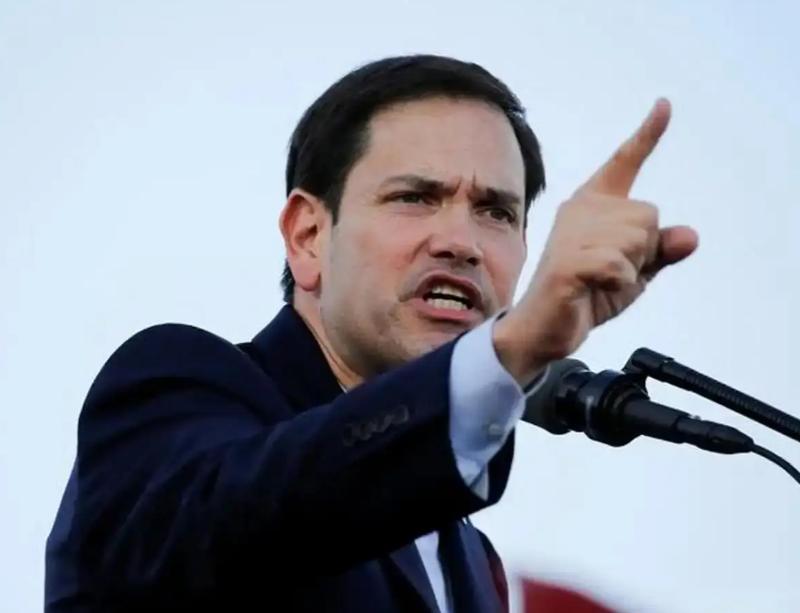 鲁比奥终于知道错了：希望中国解除制裁，允许陪同特朗普访华！当地时间2月25日