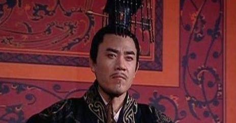 汉武帝刘彻刚二十出头，踌躇满志，志在八荒，谁劝他息兵，他就觉得谁碍事。恰好这时南
