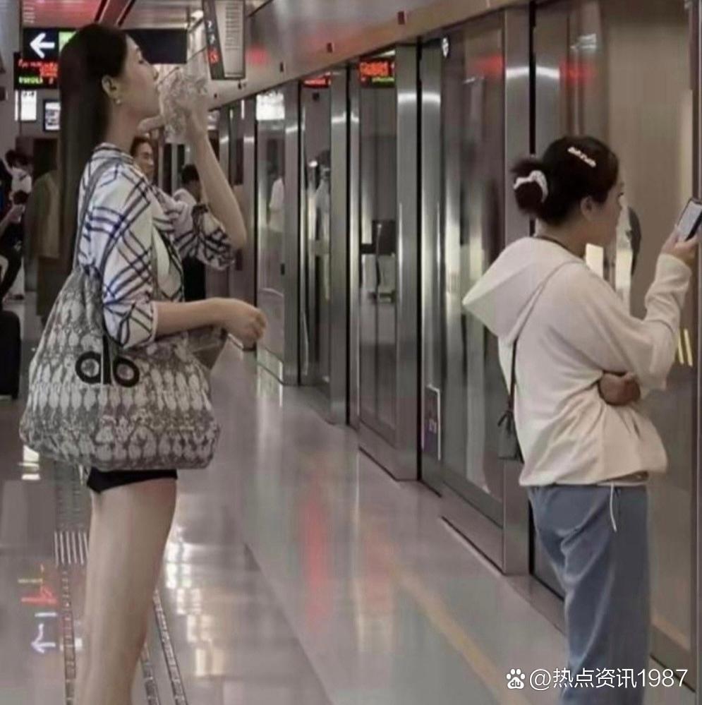 没有对比就没有伤害…后面的女生完胜