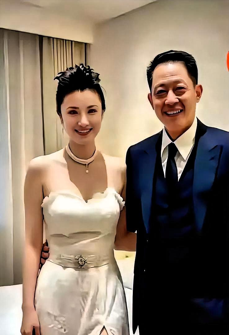 “5个亿家底加上我，全归你。”“谈恋爱行，结婚免谈。”王志文早年一直秉持不