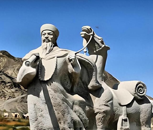 左宗棠57岁抬棺西征，中途歇息一家五口请他吃饼，他收下饼走出7步果断下令：这一家