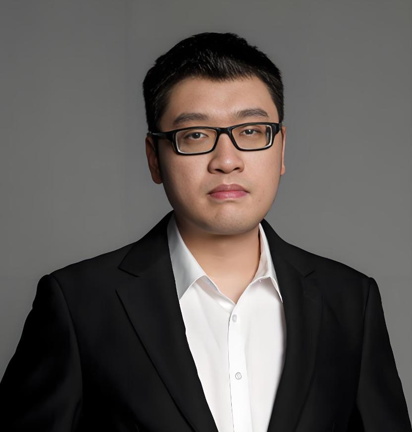 楼天城，国际奥赛金牌，大学生计算机编程第一人，清华首届姚班天才，计算机博士，Go