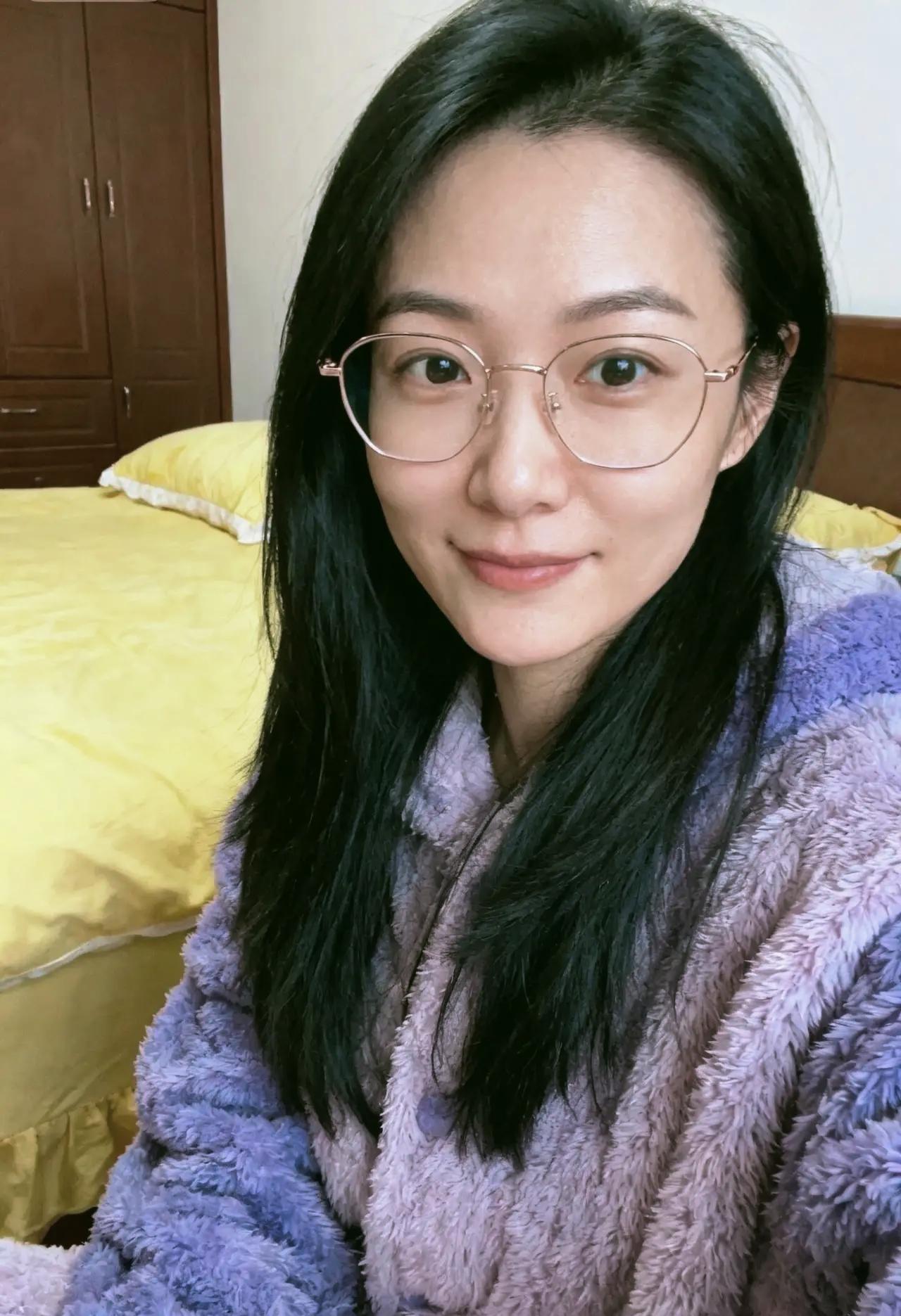 家居和职业装对人的差距。休息和上班的服装差别很大？职场差别职场女性日常装