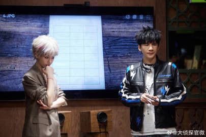 在大侦探连死者都要比心在大侦探连假人都要比心大侦探笑不活了家人们🤣！沉浸式追凶