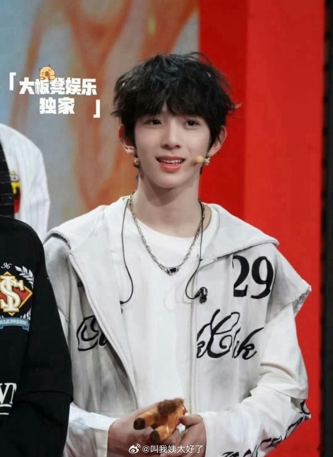 TF四代怼脸照TF四代春晚怼脸照TF四代王橹杰张桂源杨博文陈奕恒张函瑞