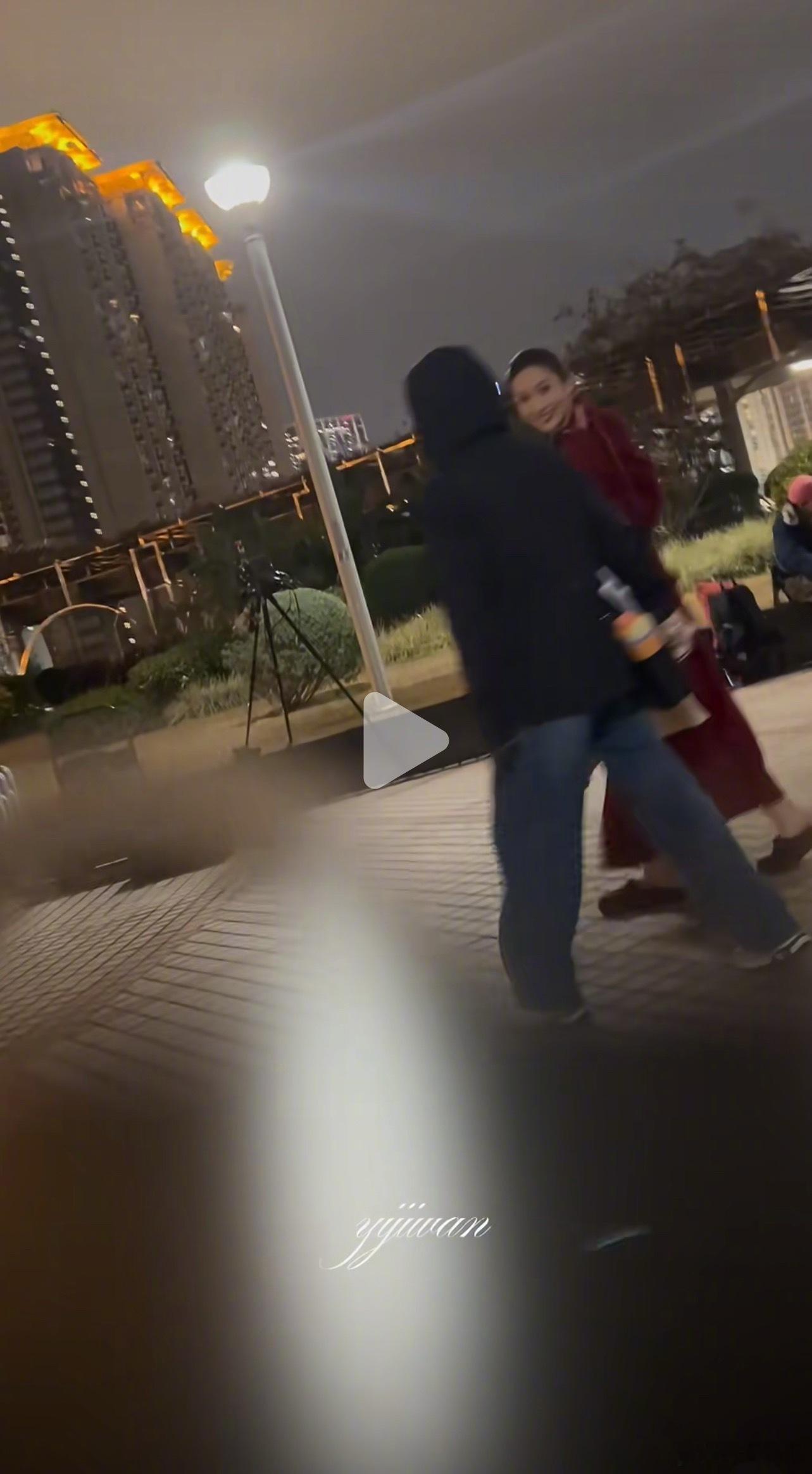 金晨澳门拍戏路透金晨风波后现身澳门