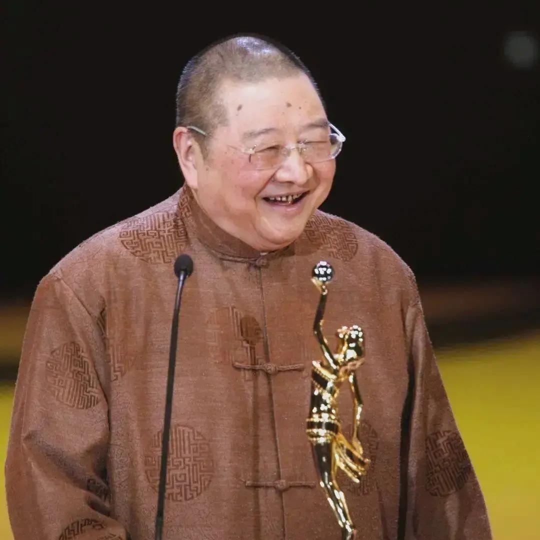 读懂倪匡，才明白什么是真正的活通透北京名医说，不纠结得失、顺其自然，才是不