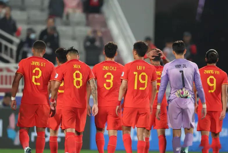 瞧不起中国男足？韩媒：他们连世界杯都进不去，年薪5百万仍太高中足联已经公布了最